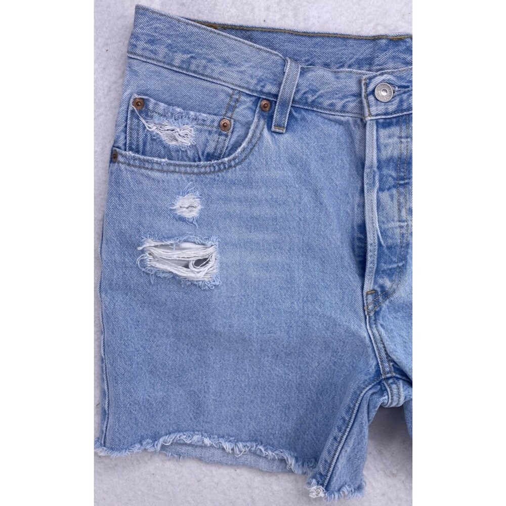 Levi's 501 Women Distressed Cutoff Shorts Light Wash Denim Jeans Button Fly W32 - Picture 8 of 12